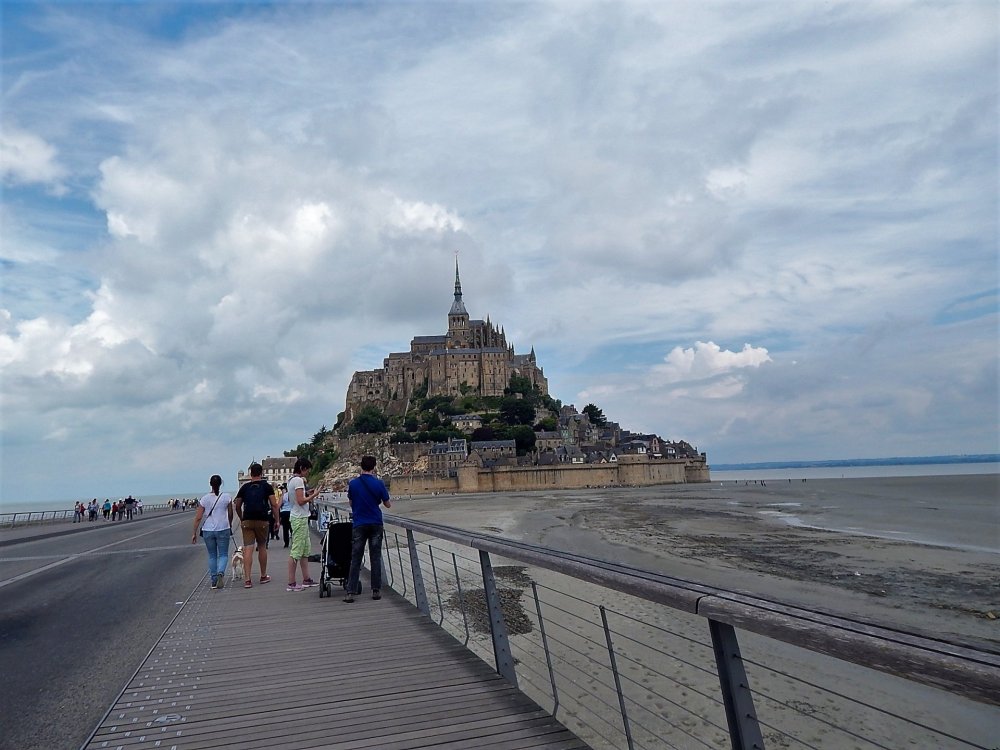 Мон-Сен-Мишель( мост).jpg