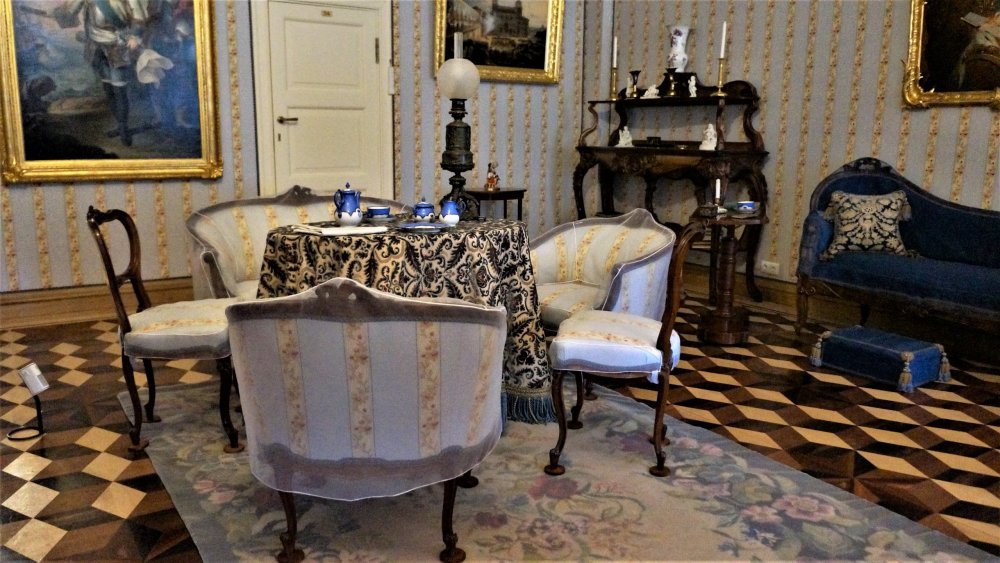 19.05.15_185_ Ораниенбаум_ Дворец.JPG