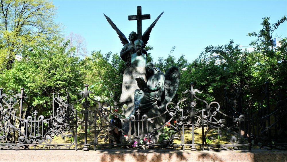 19.05.17_18_СПб_ Невская лавра.JPG