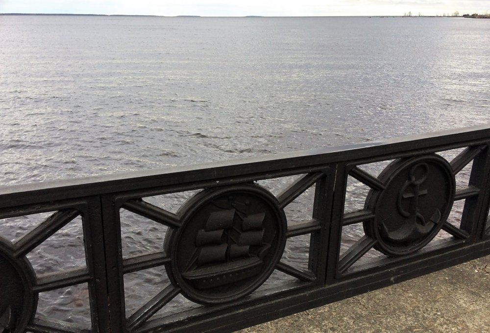 19.05.12_013_Карелия_Петрозаводск_ набережная Онежского озера.JPG