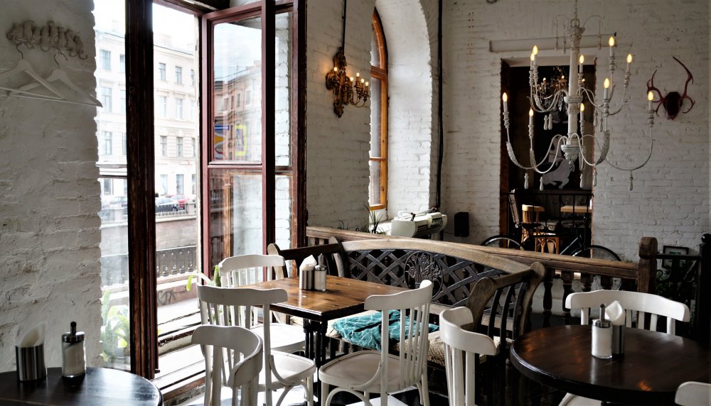 19.05.13_025_СПб_ кафе Mickey & Monkeys.JPG