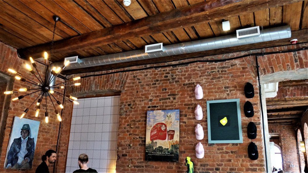 19.05.13_023_СПб_ кафе Mickey & Monkeys.JPG