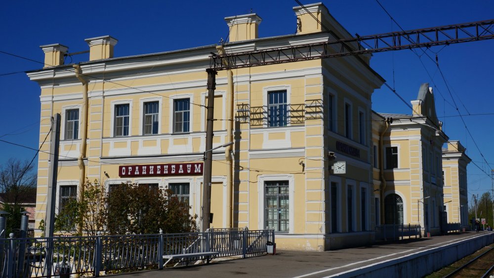 19.05.15_001_ Ломоносов_жд станция.JPG