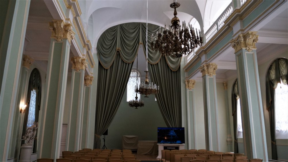 19.05.15_078_ Ораниенбаум_ Каменное зало.JPG