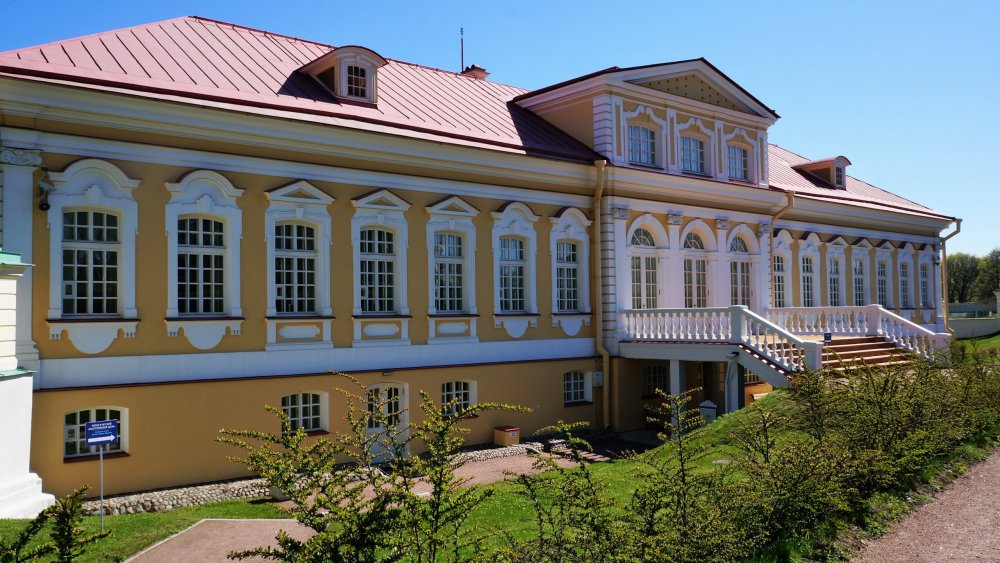 19.05.15_011_ Ораниенбаум_ Картинный дом.JPG