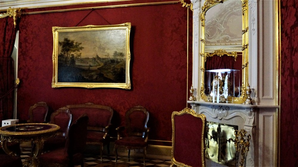 19.05.15_137_ Ораниенбаум_ Дворец.JPG