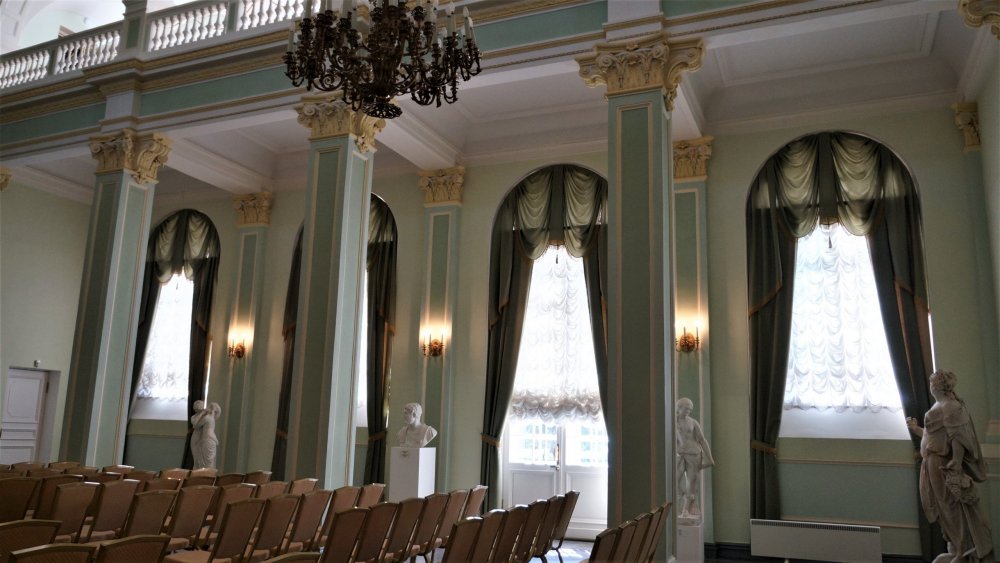 19.05.15_076_ Ораниенбаум_ Каменное зало.JPG