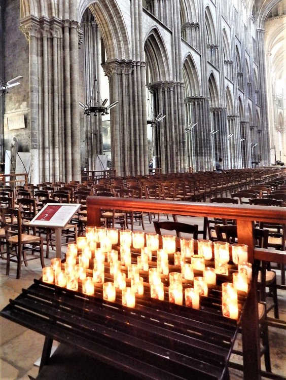 Руан(собор внутри).jpg