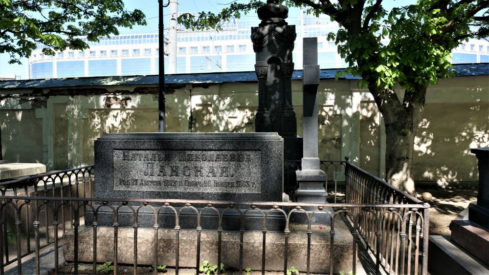 19.05.17_07_СПб_ Невская лавра.JPG