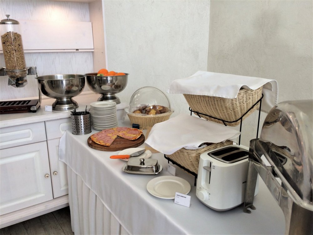 19.05.12_007_Карелия_Петрозаводск_ отель Фрегат.JPG