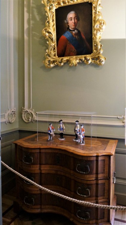 19.05.15_314_ Ораниенбаум_ Дворец Петра III.JPG