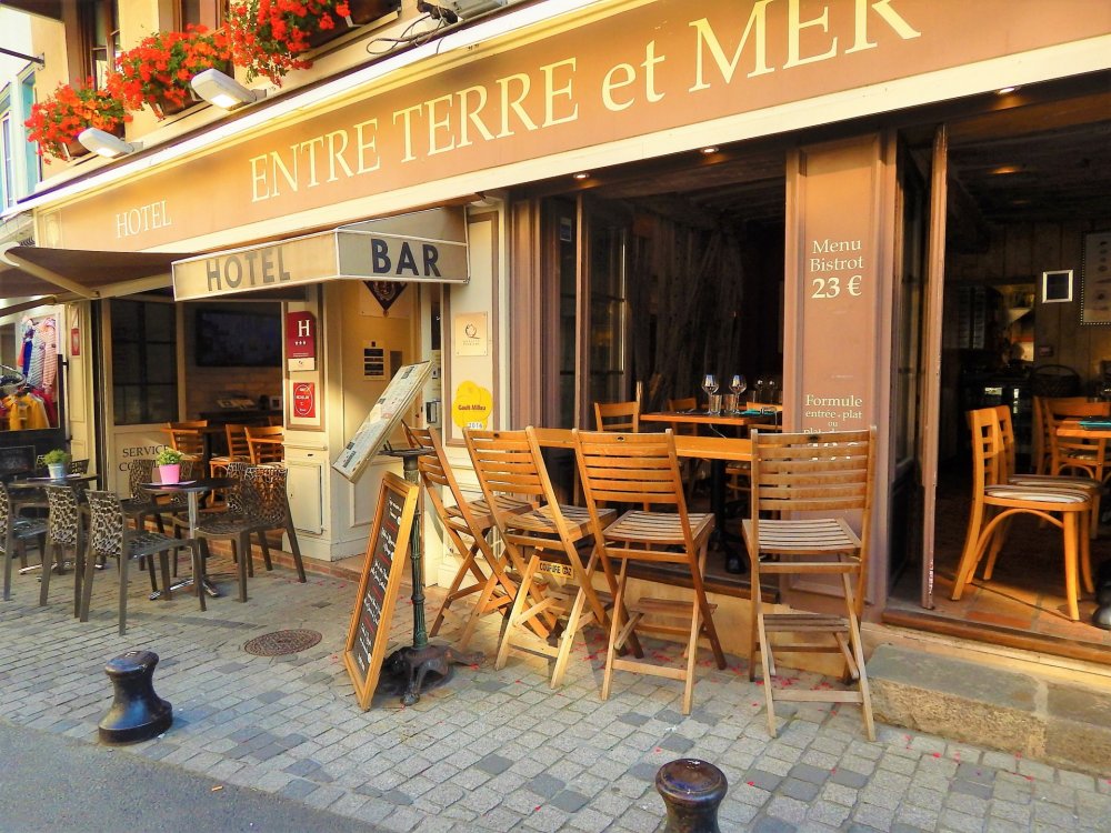 Онфлёр( столики 3).jpg