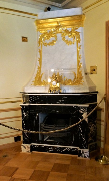 19.05.15_213_ Ораниенбаум_ Дворец.JPG