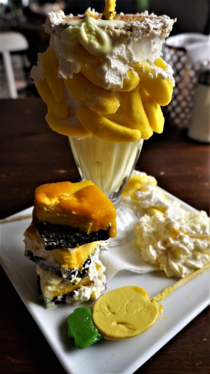 19.05.13_034_СПб_ кафе Mickey & Monkeys.JPG