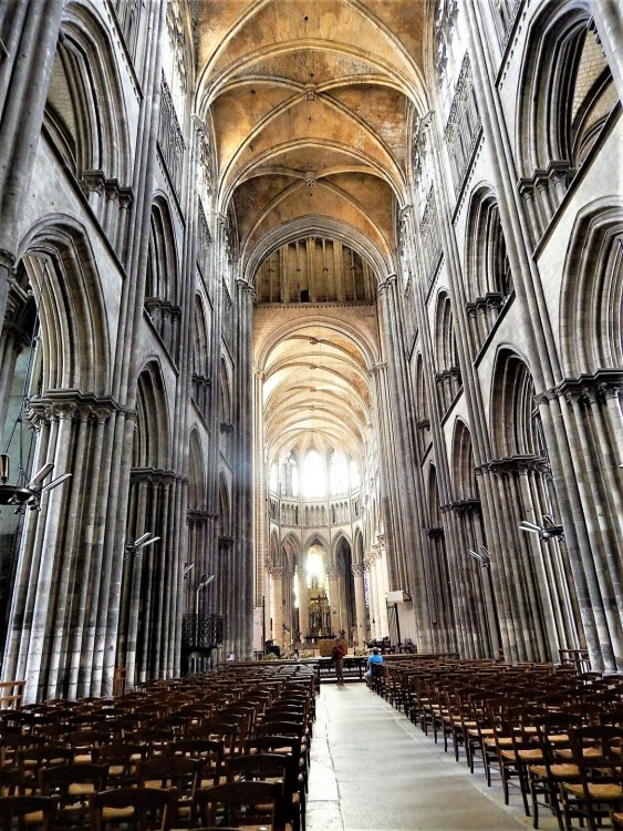 Руан(собор внутри1).jpg