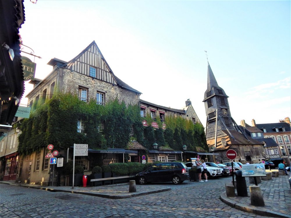 Онфлёр( церковь3).jpg