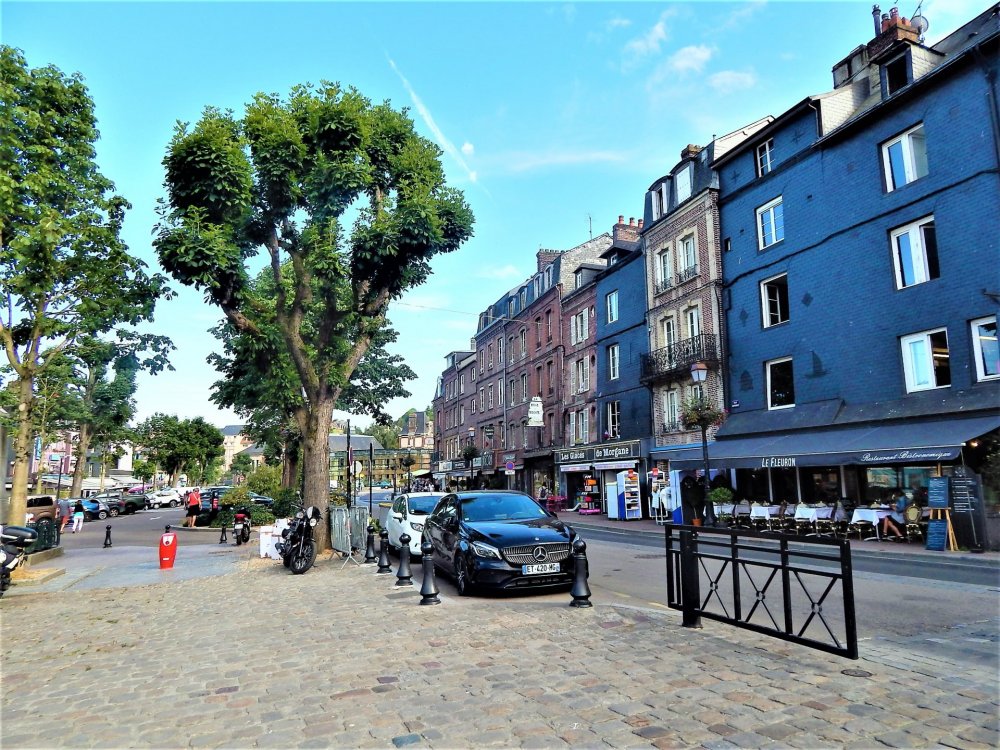 Онфлёр( просто город).jpg