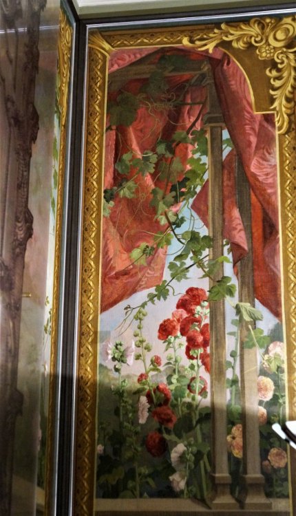 19.05.15_365_ Ораниенбаум_ Дворец Петра III.JPG