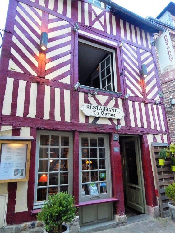 Онфлёр( фахверковые дома3).jpg