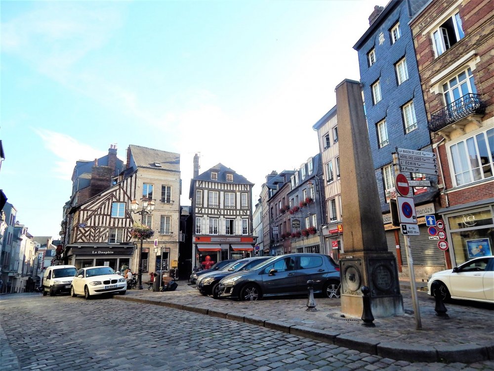 Онфлёр(фахверковые дома).jpg