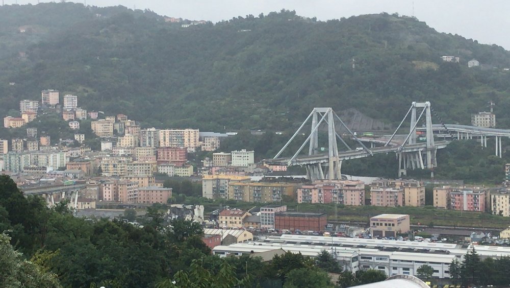 1920px-Ponte_morandi_crollato.jpg