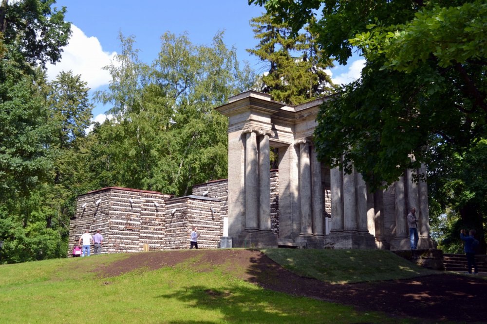 Березовый дом и Портал Маска.JPG