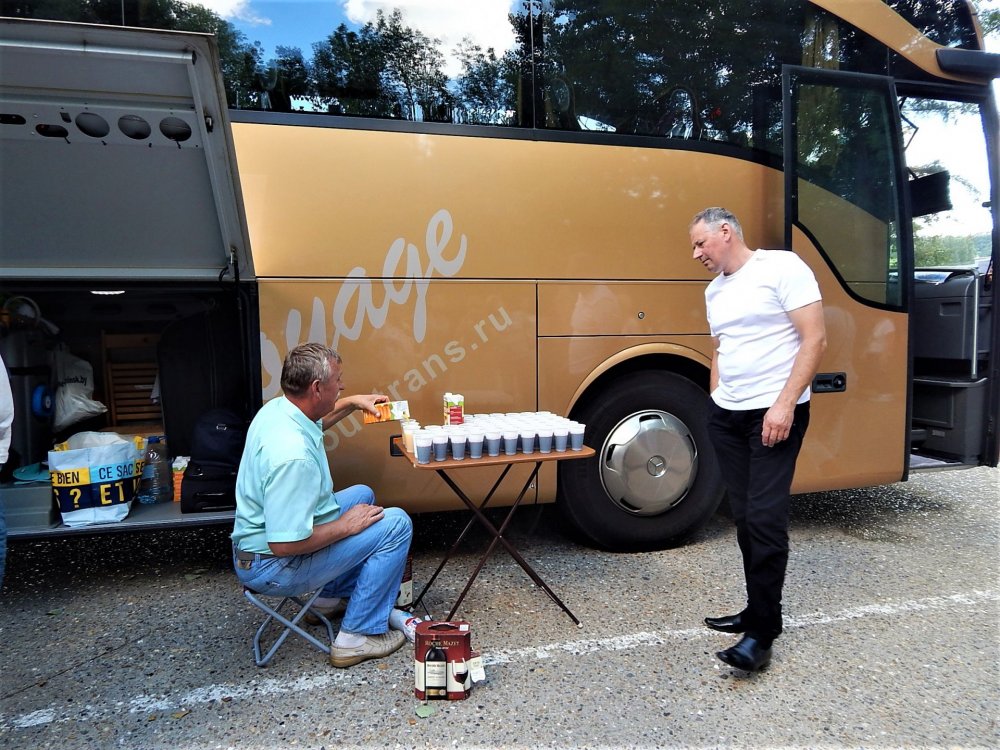 Живерни( водители).jpg