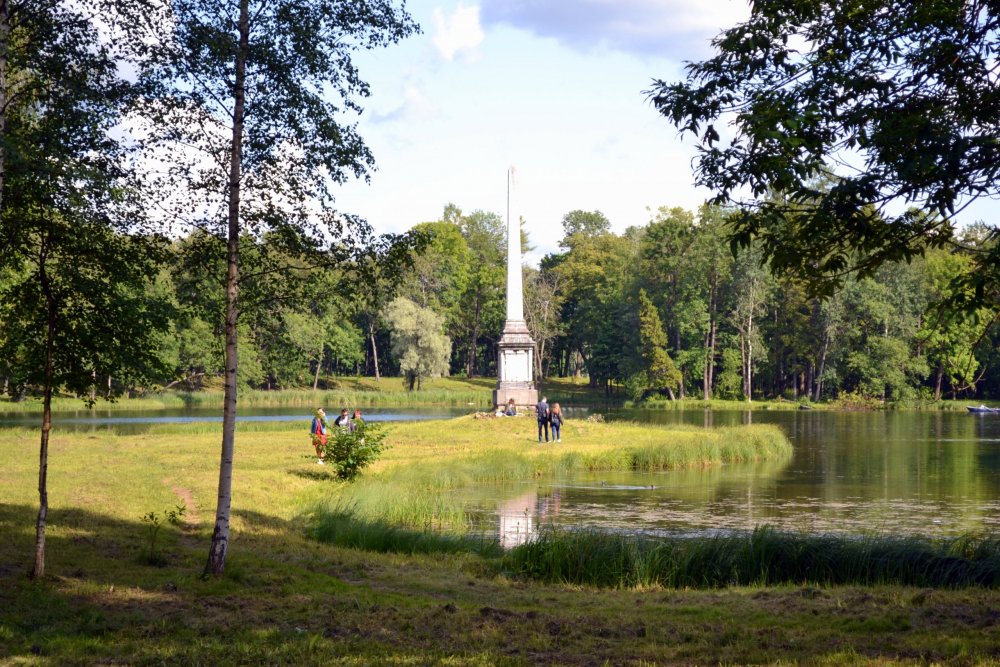 Чесменский обелиск.JPG