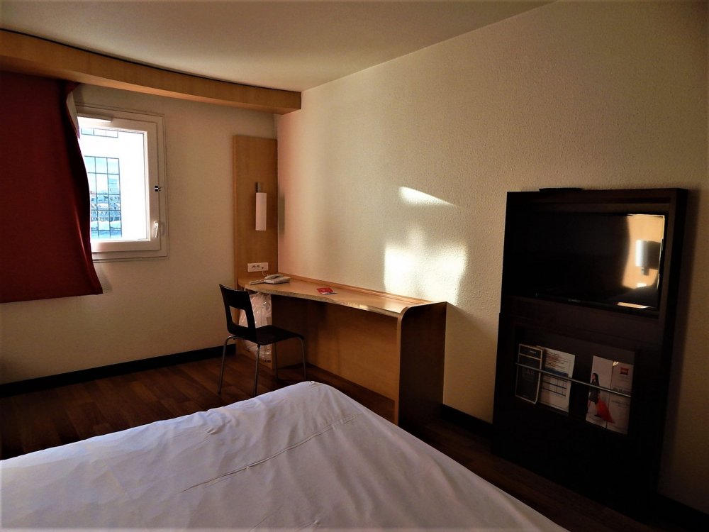 Париж( номер в отеле1).jpg