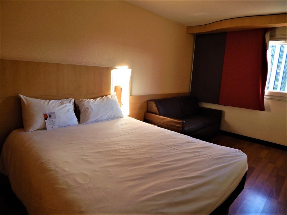 Париж( номер в отеле).jpg