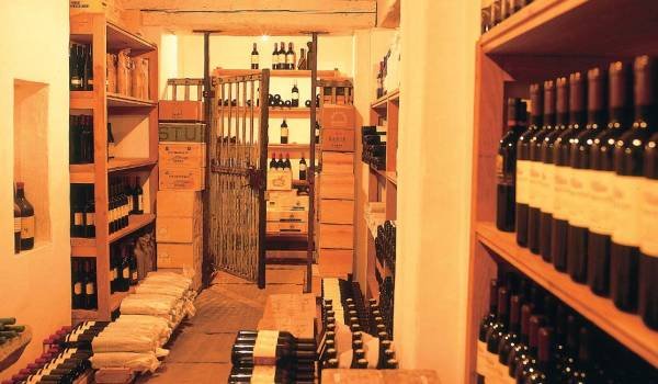 15-14-44-Slovenian-wines-vinoteka.jpg