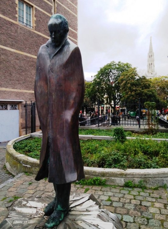 Памятник композитору Беле Бартоку.jpg