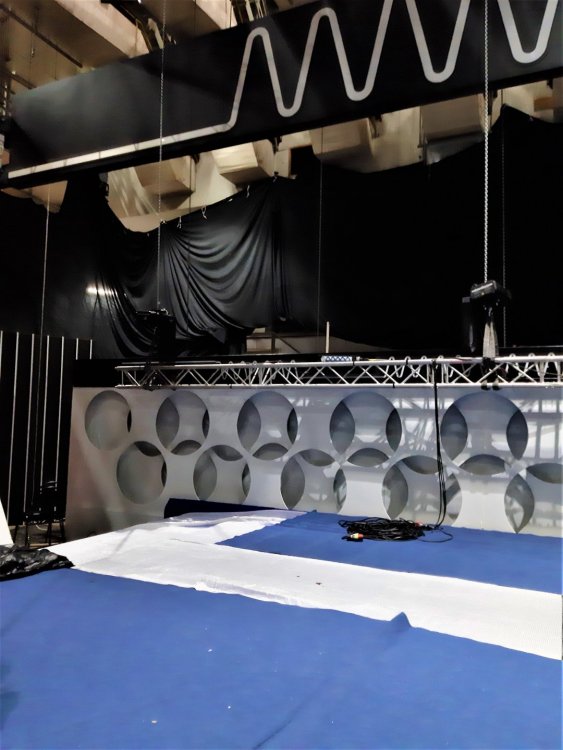 Телецентр сегодня вечером сцена.jpg