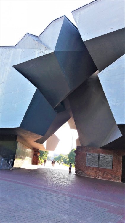 Брест вход звезда 1.jpg