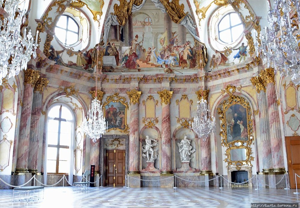 feed.photo (1). Роспись стен Императорского зала – тоже работа Тьеполо..jpg