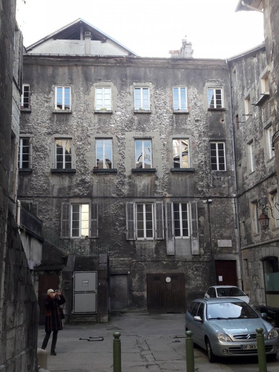 20191208_132606.jpg.a720465867c2987201051ee26cc7d71d. Дом, в котором жил Руссо..jpg