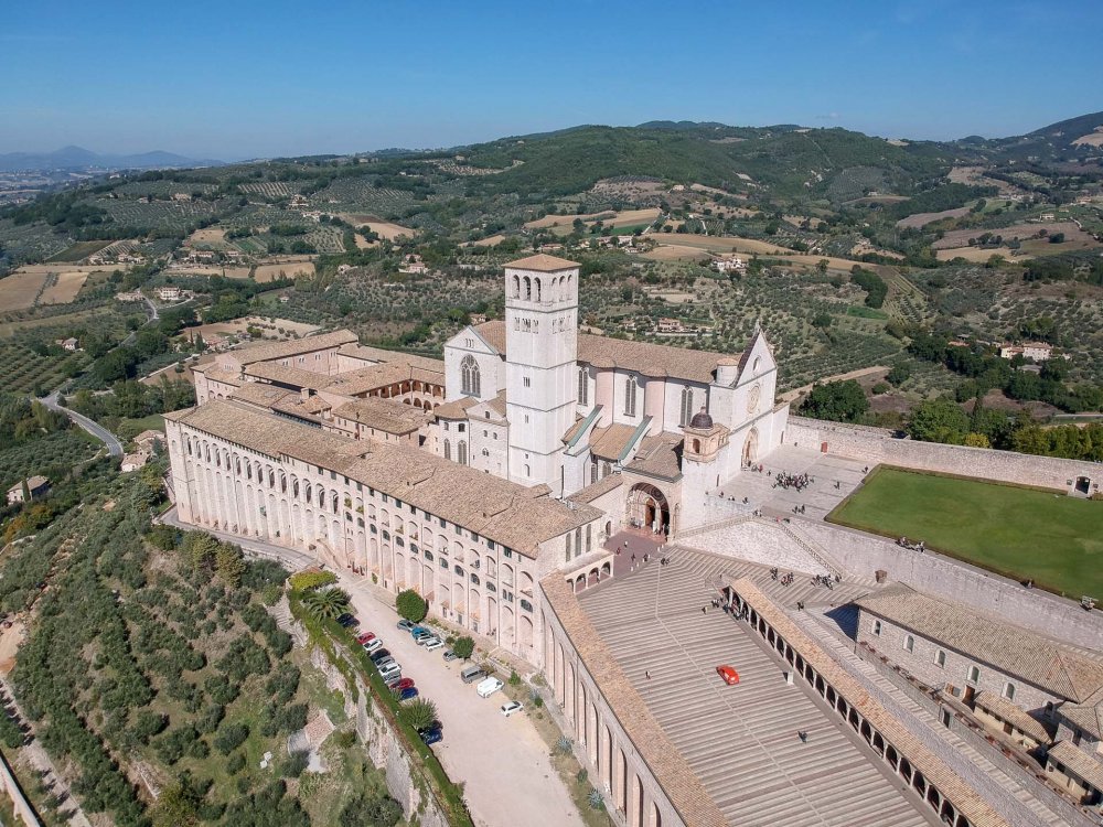 Assisi_Basilica_of_Saint_Francis_0220.jpg