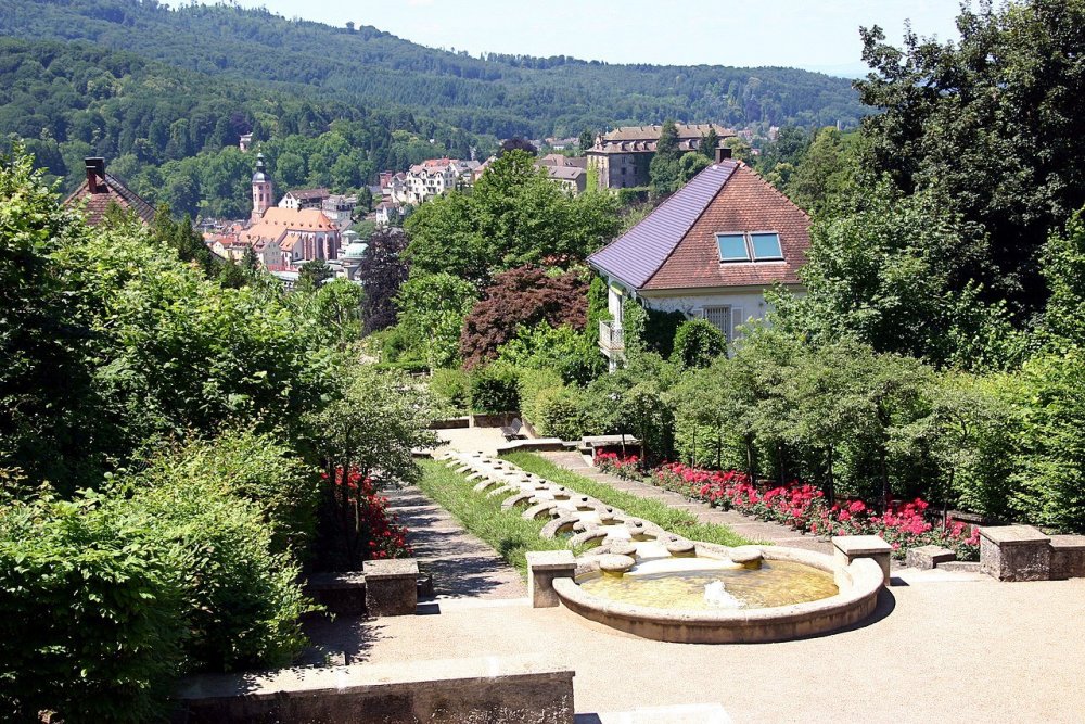 БаденБаден водный каскад Рай.jpg