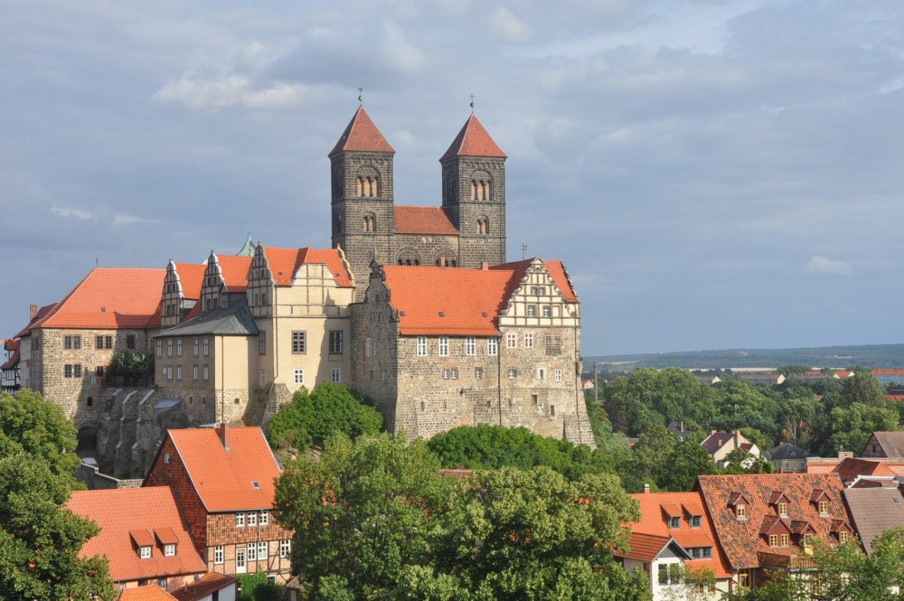 schloss-quedlinburg-240710-b1528f51-12ae-4d64-9160-6ab35cdb3423.jpg