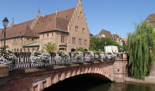 Страсбург Place du Corbeau.jpg