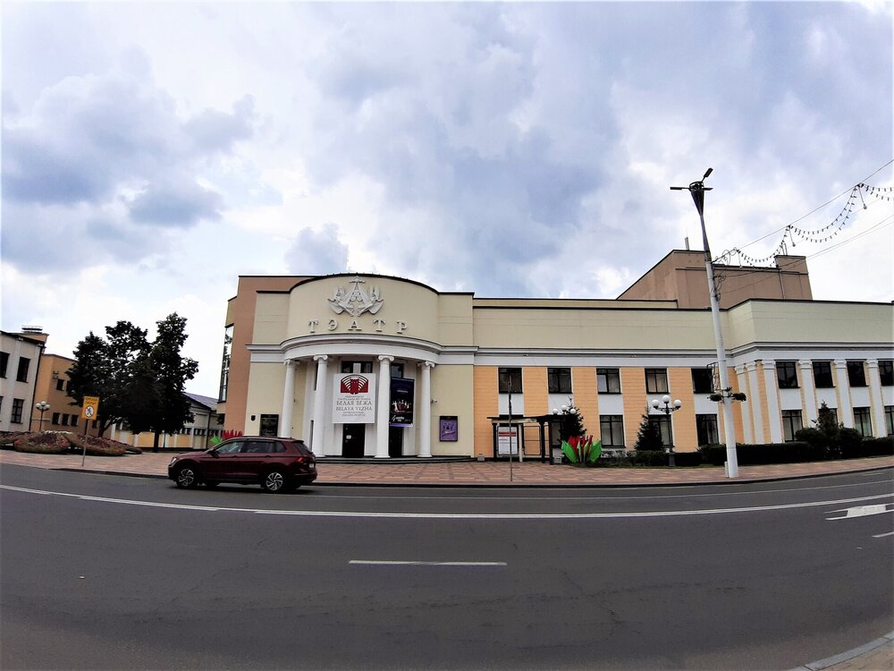 Брест 2 день  театр.jpg