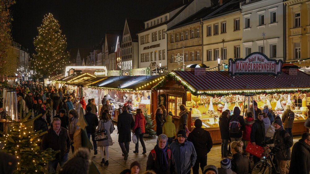 Christkindlesmarkt-Bayreuth-mit-Christbaum.jpg
