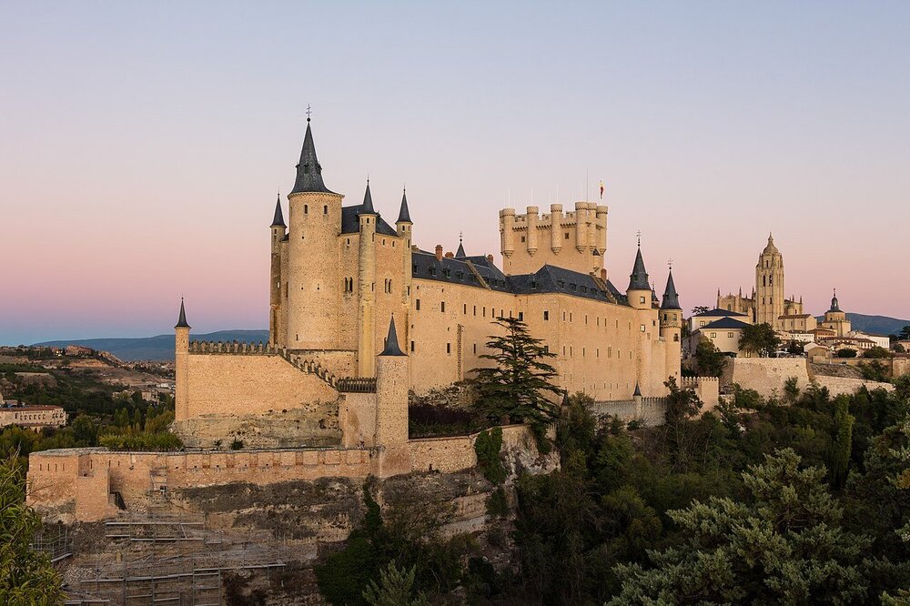 1280px-Segovia_-_Alcázar_de_Segovia_22_2017-10-24.jpg