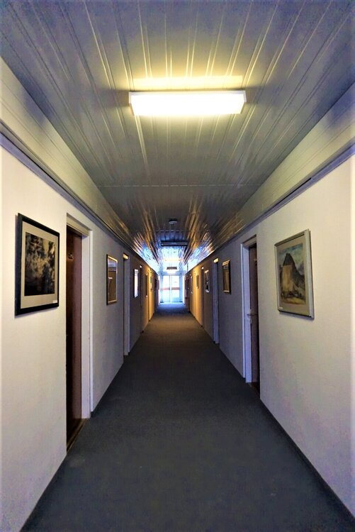 Венгрия отель коридор.jpg