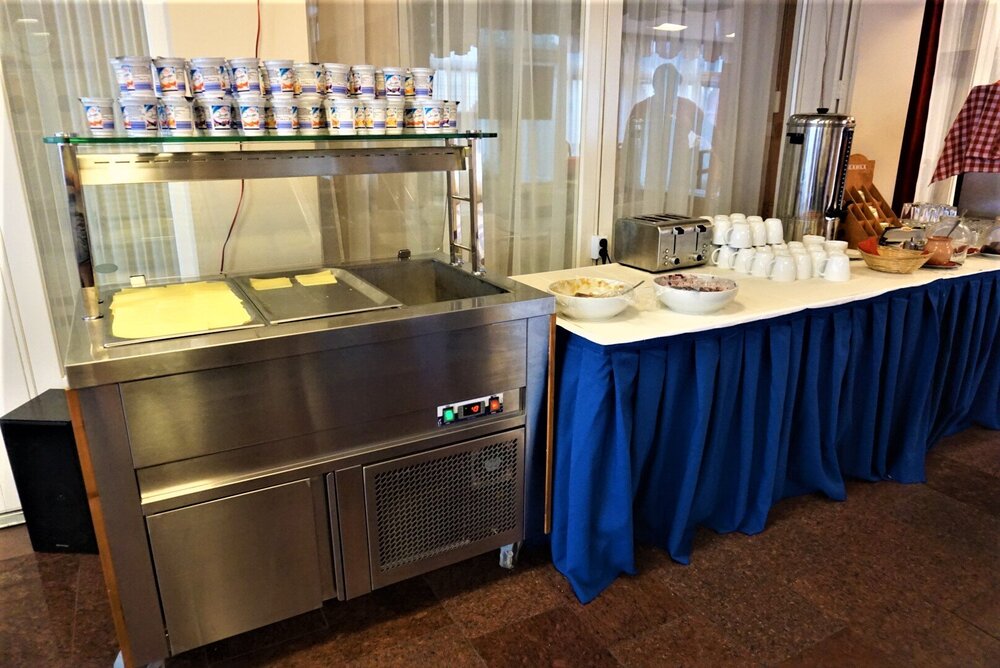 Венгрия отель шведский стол1.jpg