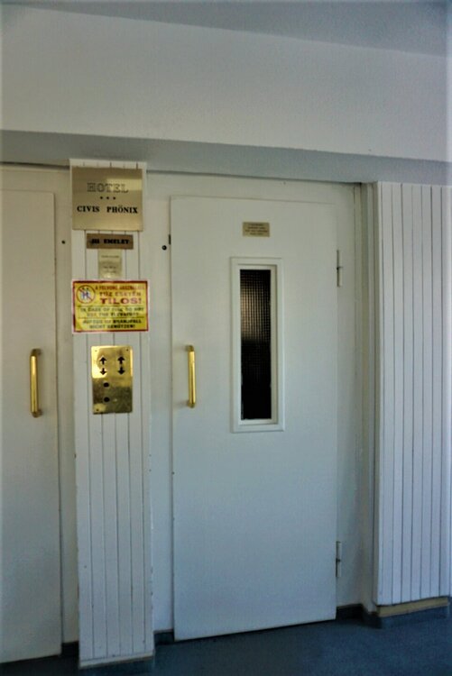 Венгрия отель лифт.jpg