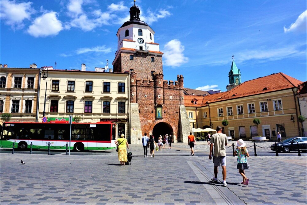 Люблин Краковские ворота обратно .jpg