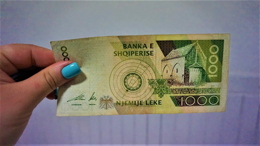 Деньги в отеле 1.jpg