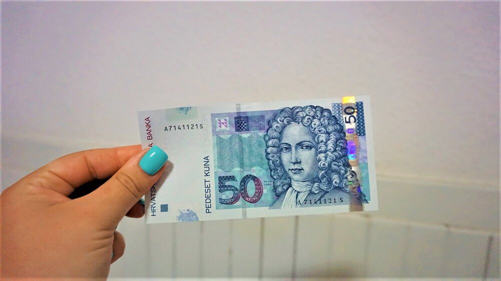 Деньги в отеле 4.jpg