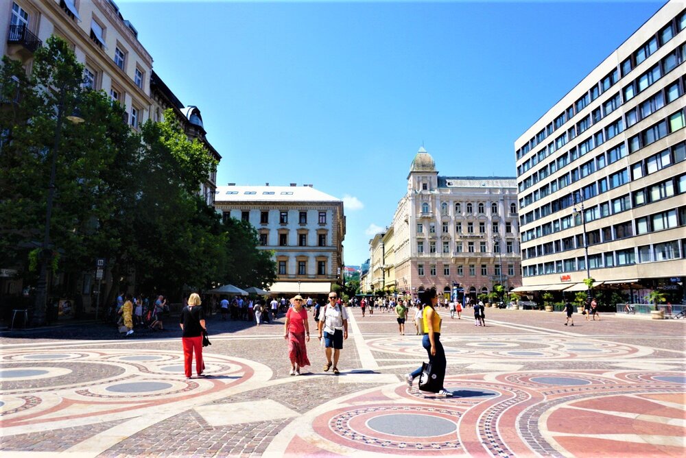 Будапешт площадь перед собором.jpg